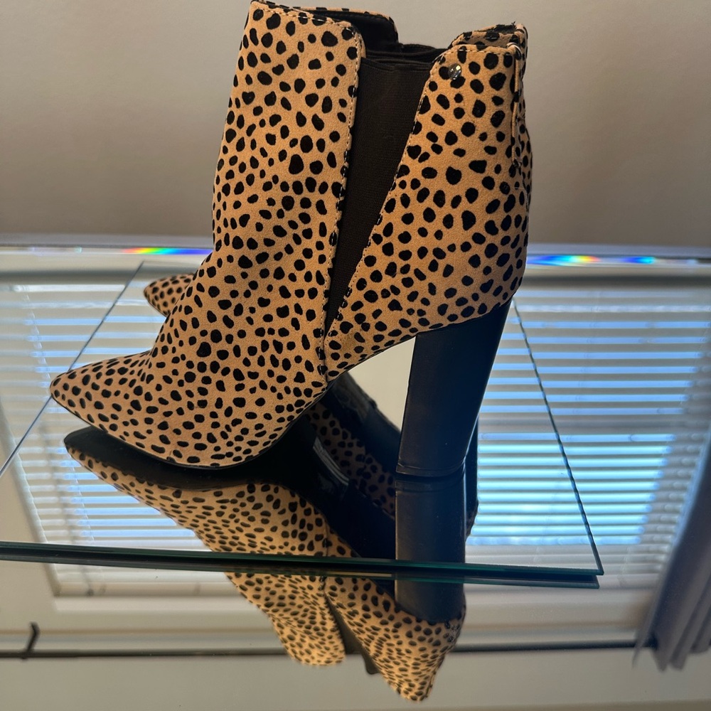 Qupid Leopard Print Pointed Toe Ankle Boots - Tan/Black